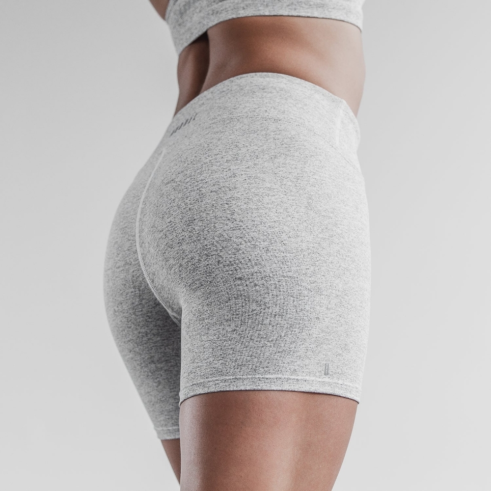 Nobull mid rise plush heather shorts Small